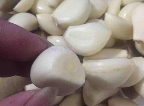 腌制臘八蒜，只加醋大錯特錯！加點“它”，蒜瓣更脆更香