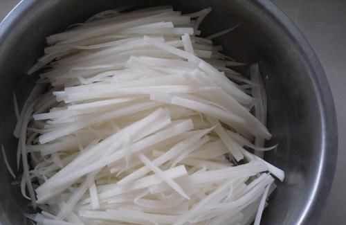 白蘿卜與腌制鹽的絕妙搭配 清腸刮油，止咳潤肺，美味秒光盤